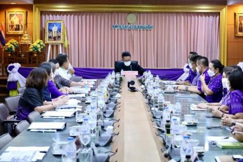 ร่วมรับฟังการบรรยายสรุป และประชุมร่วมกับคณะกรรมการรางวัลพระปกเกล้า ประจำปี 2565